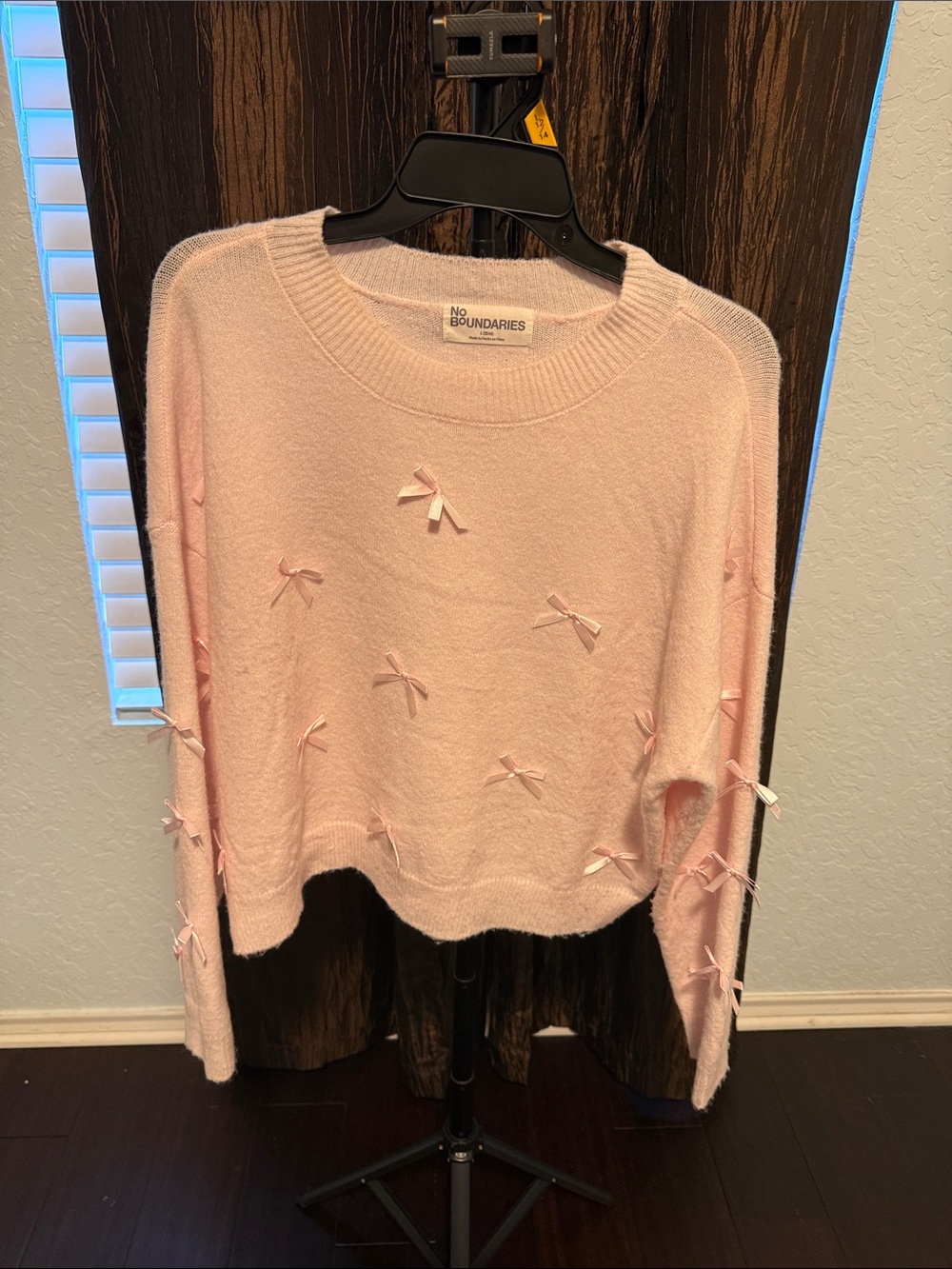 No Boundaries Light Pink Bow-Accent Crewneck Sweater